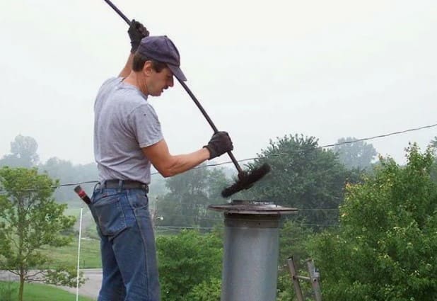 Чистка дымохода от сажи